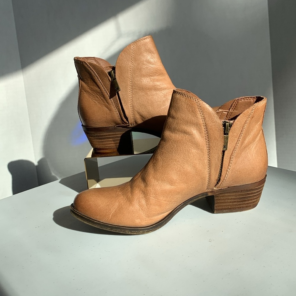 Lucky Brand Tan Leather Double Zip Closure Size 6.5